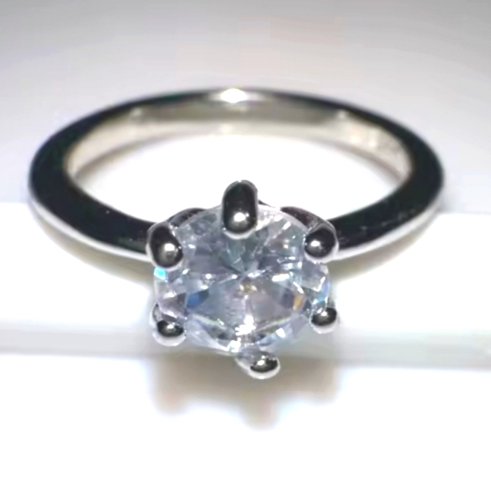 Elegant 925 Silver Solitaire Diamond Wedding Ring Sz 5